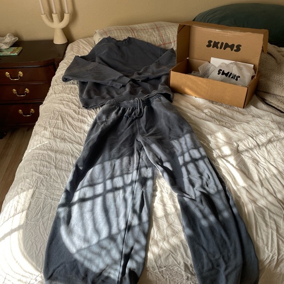 Skims boyfriend sweater - Picture 2 of 4